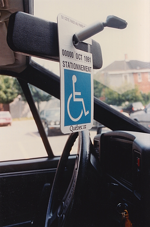 Stationnement pour handicapés : beaucoup d’incompréhension et de préjugés