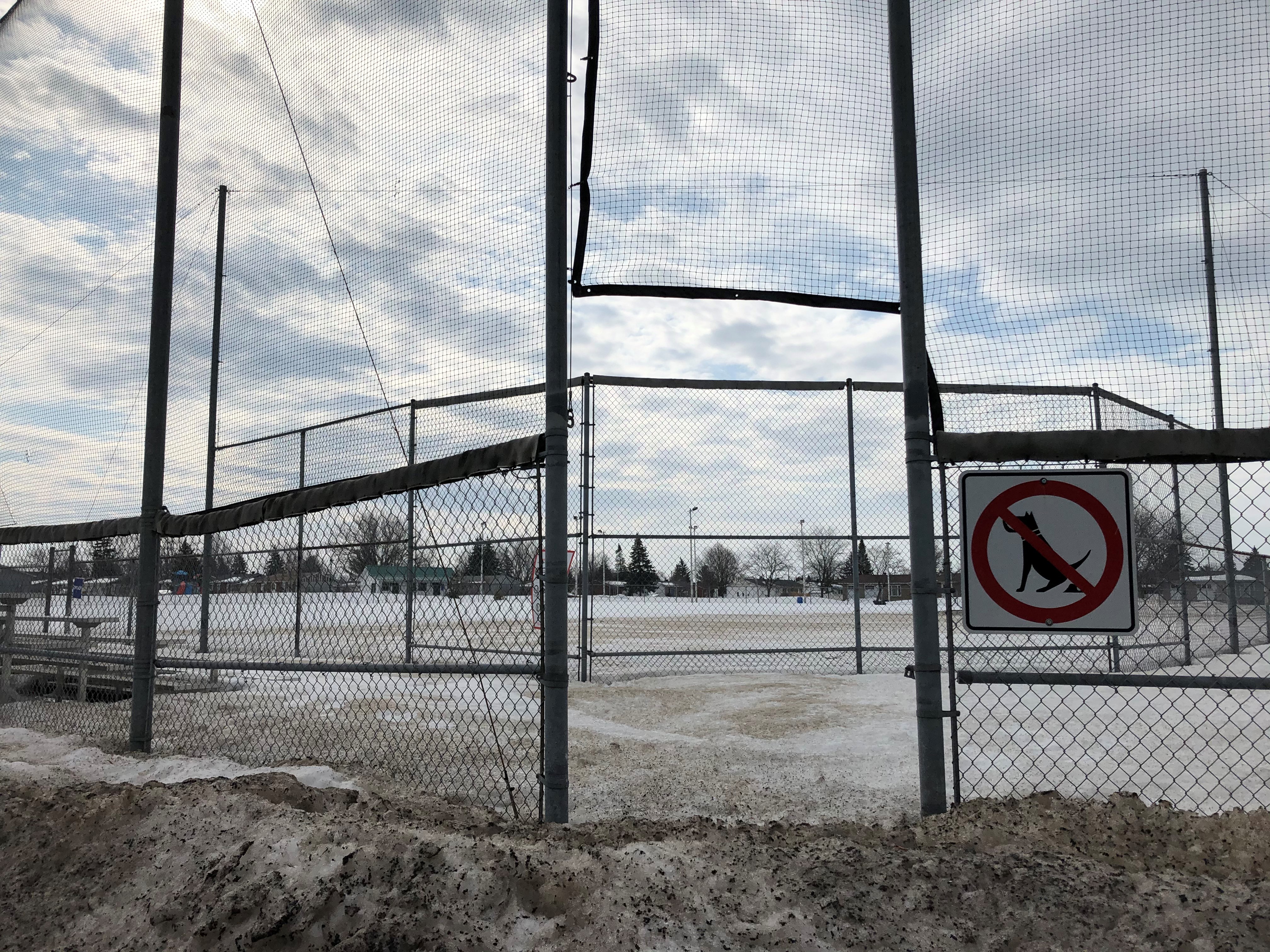 Le terrain de baseball du parc Perras fait peau neuve
