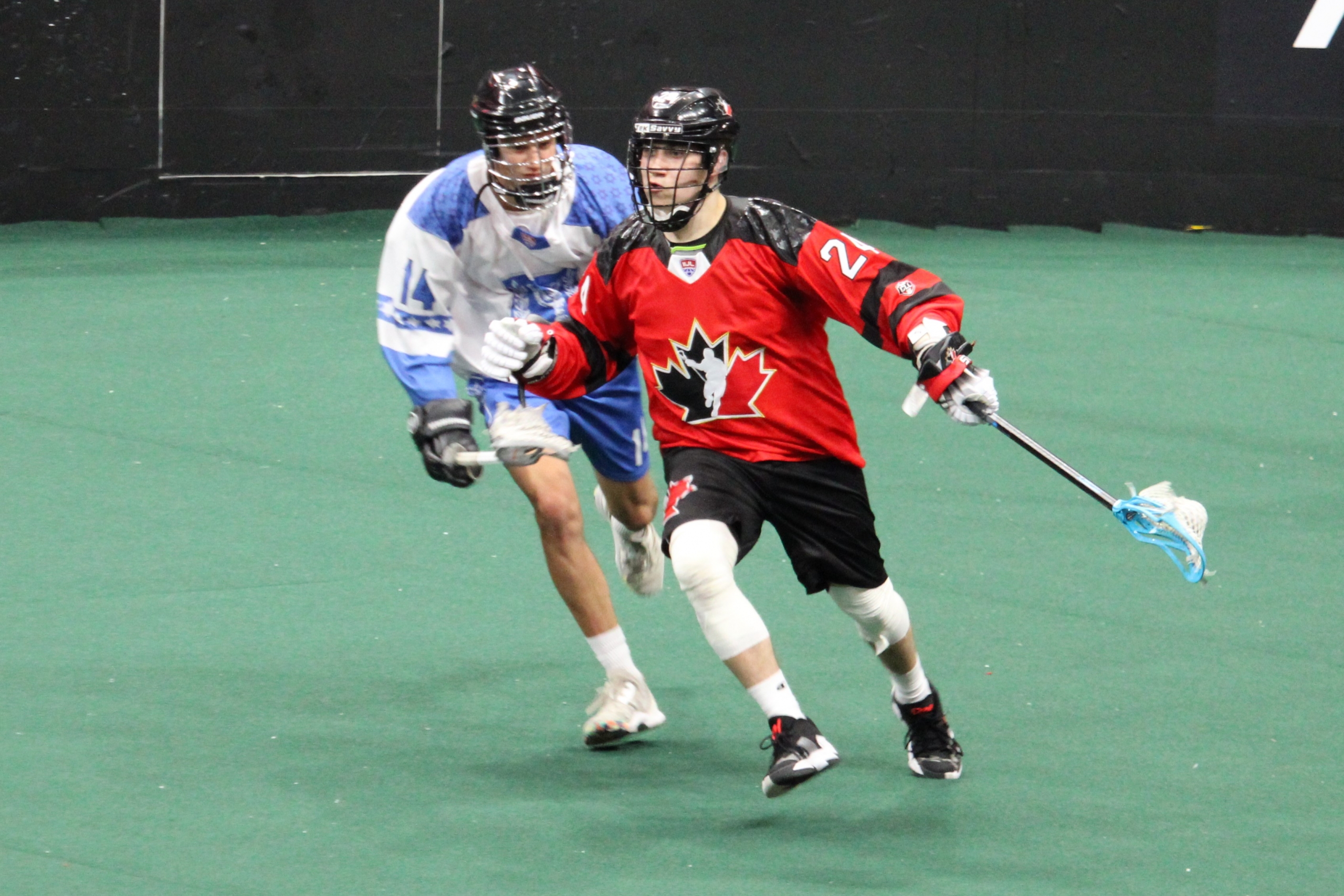 Un joueur de crosse de Saint-Hubert s’illustre avec l’équipe canadienne