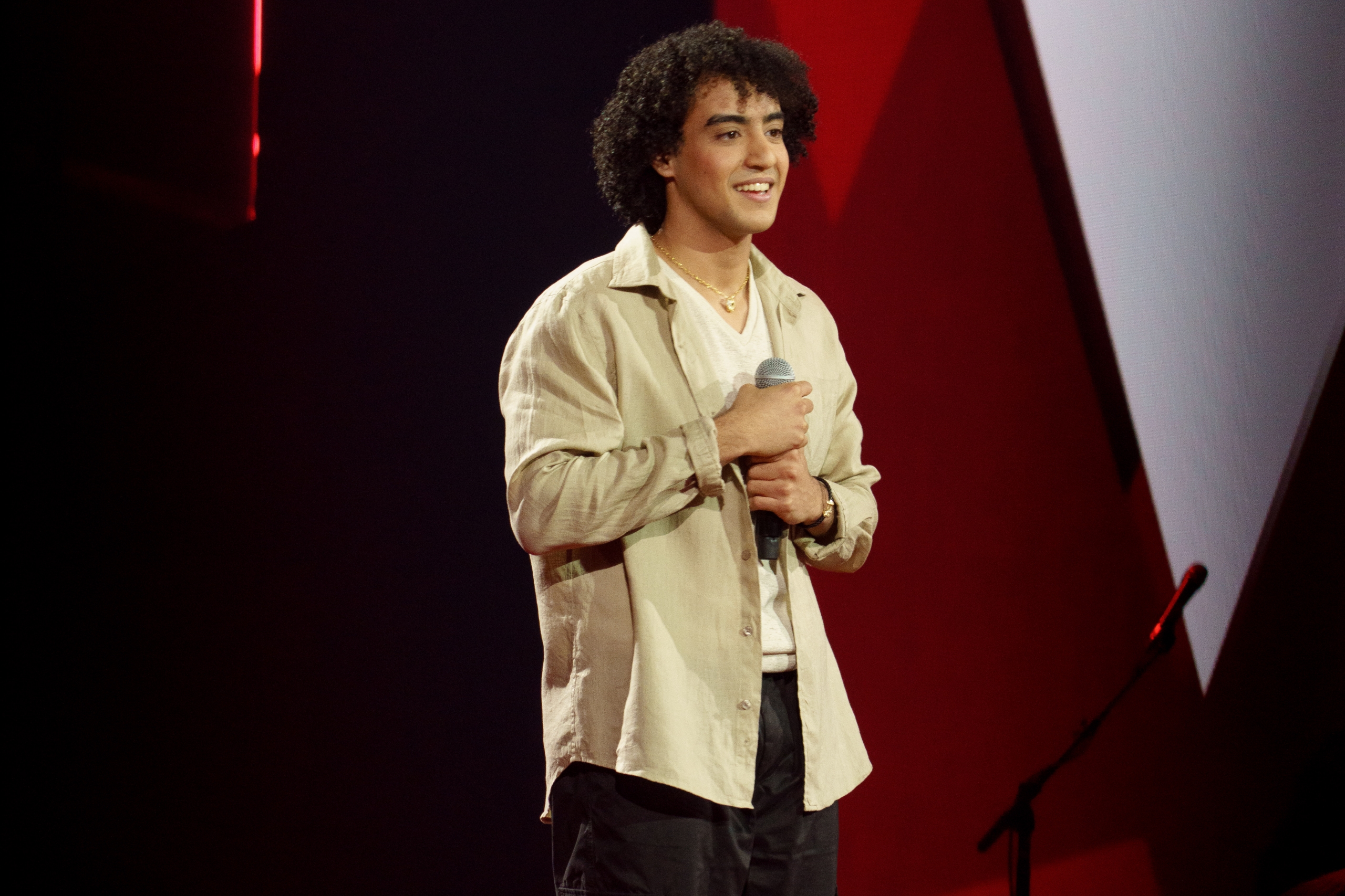 Un finissant d&rsquo;Édouard-Montpetit improvise et séduit à La Voix