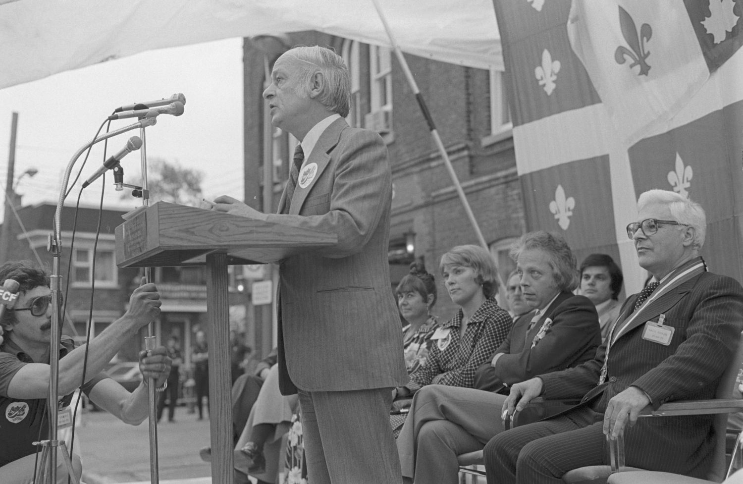 Une promenade en hommage à René Lévesque