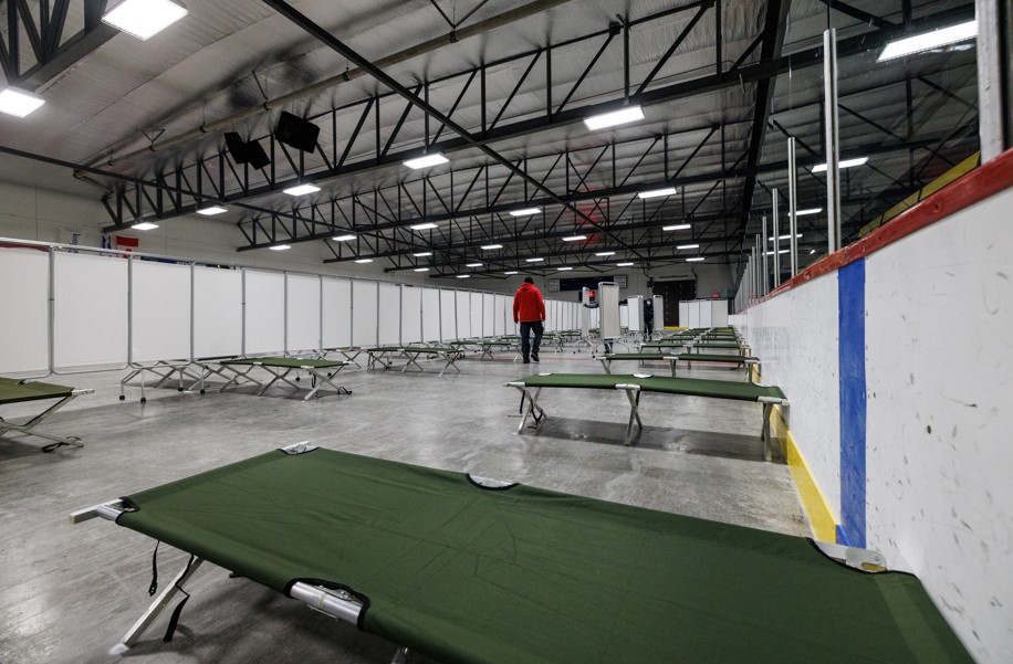 Un aréna transformé en zone chaude pour sans-abri