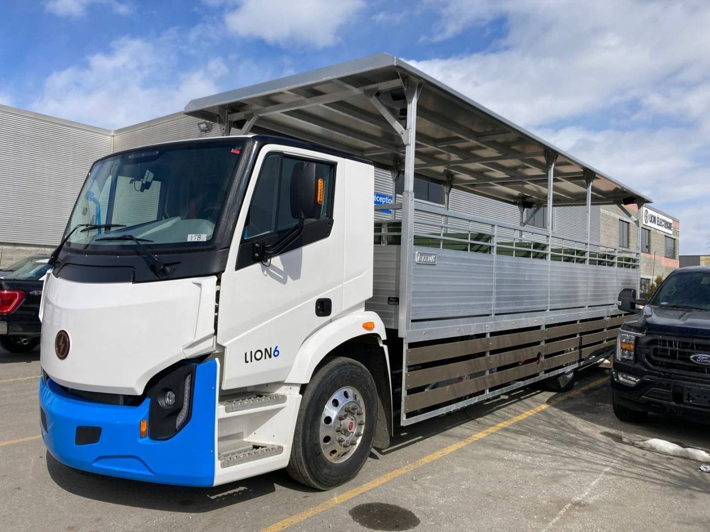 Le Parc Safari acquiert sept camions de brousse électriques