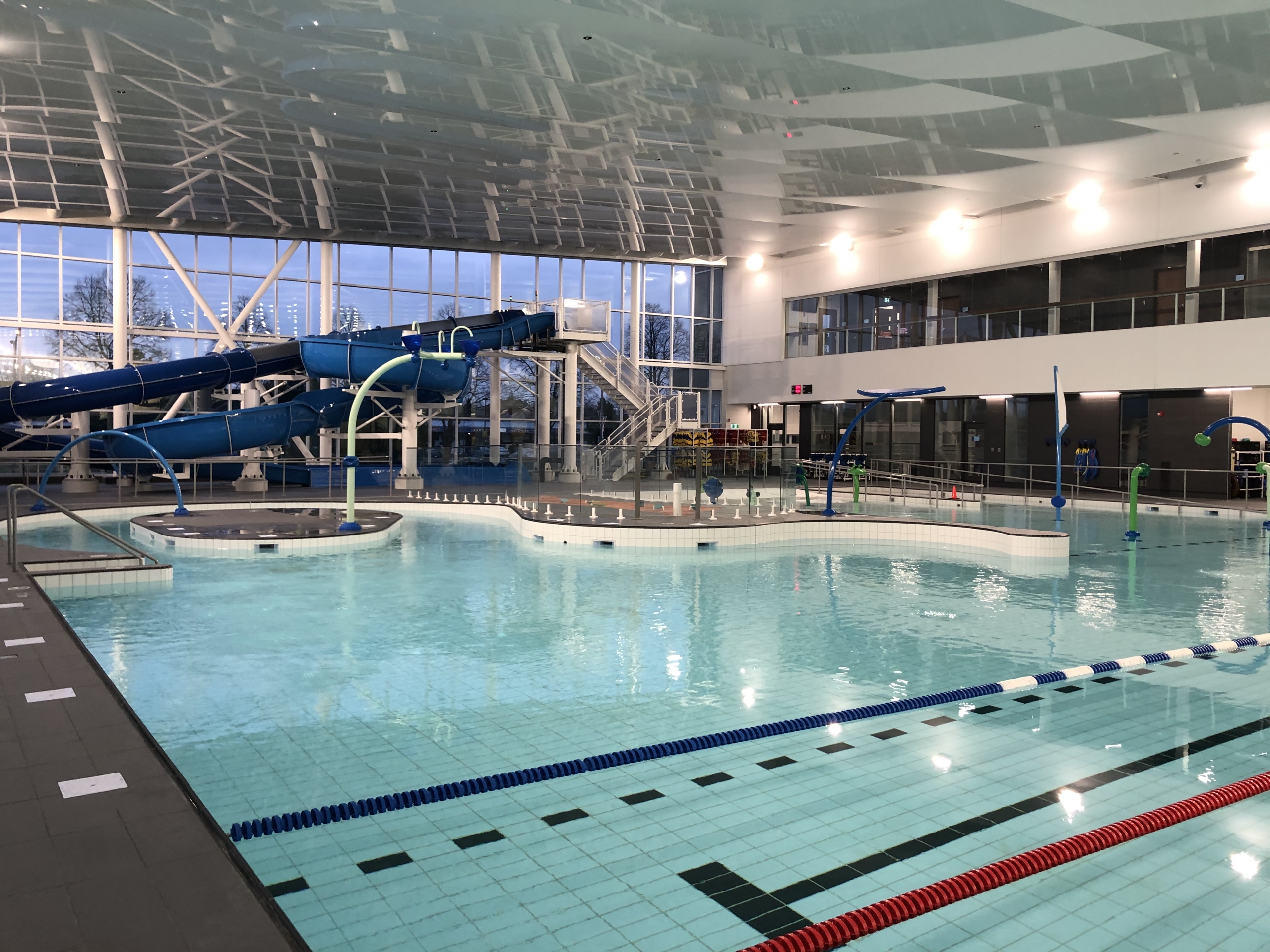 Complexe aquatique : Brossard Uni abolira les frais d&rsquo;entrée pour les enfants et les aînés