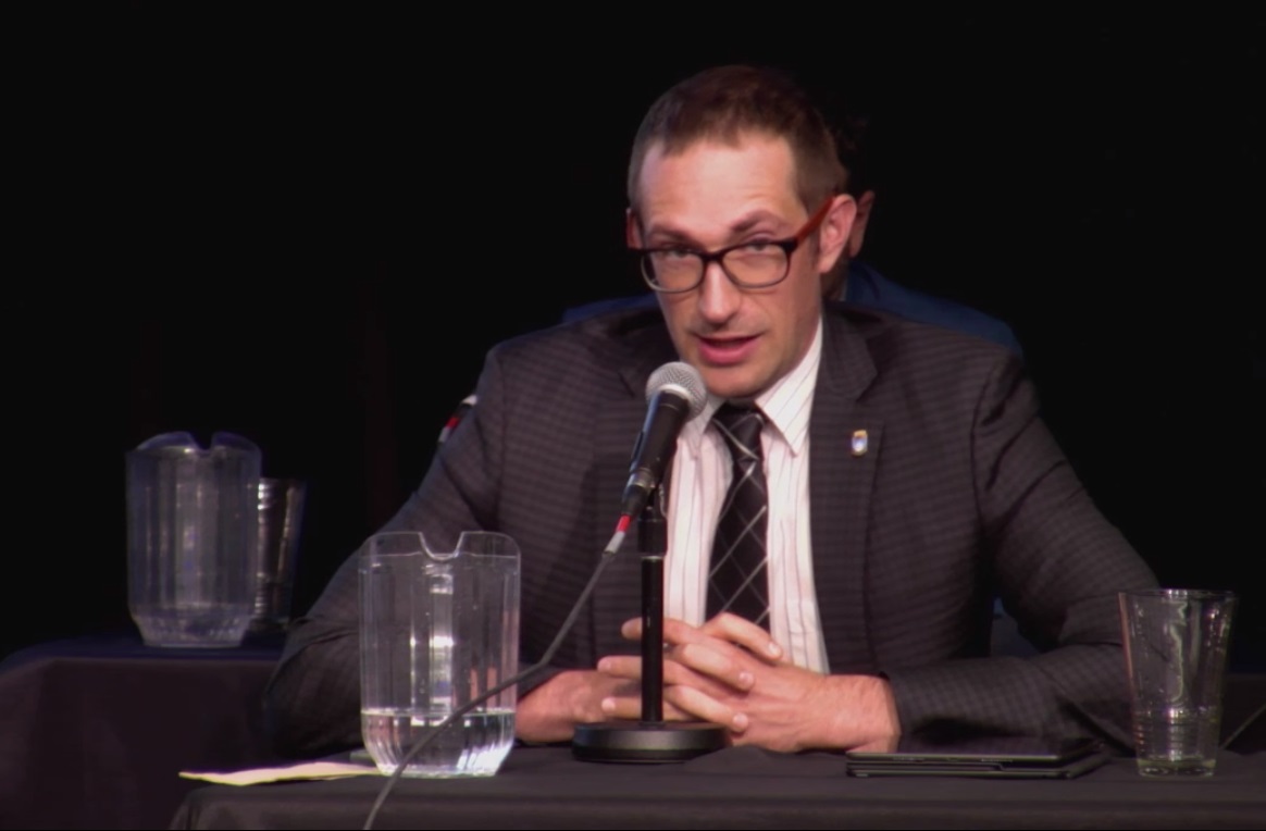 Loïc Blancquaert publie un livre avec 9 autres élus de la relève municipale