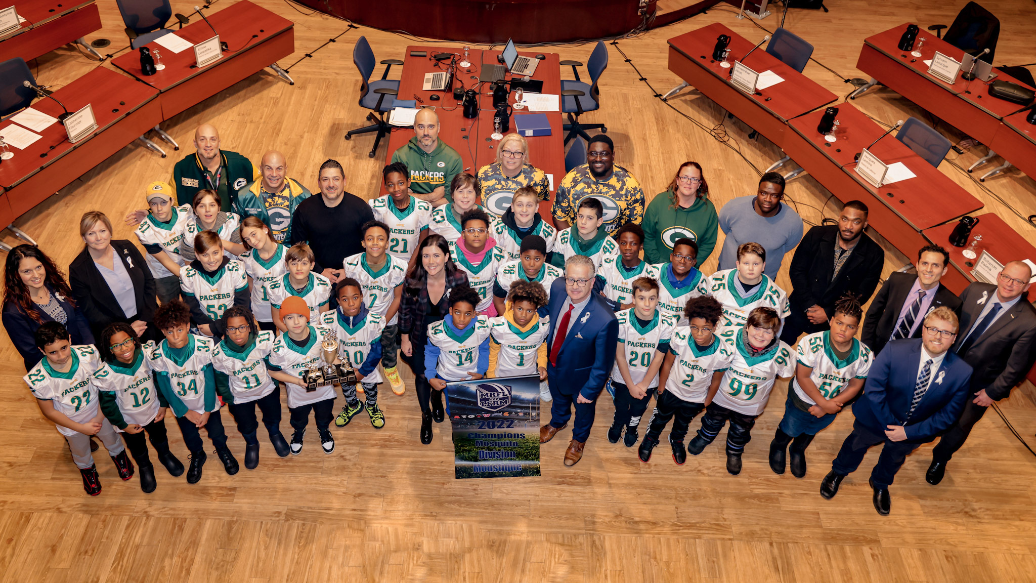 Packers de Greenfield Park : les élus saluent les deux équipes championnes