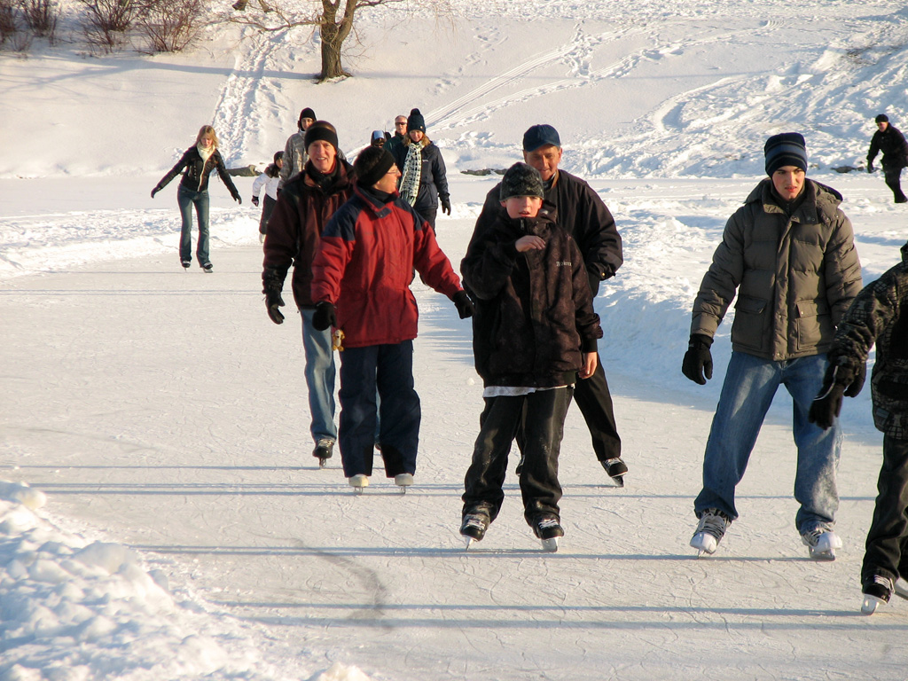 Entretien des patinoires: les cols bleus contraints de «réchauffer le banc»