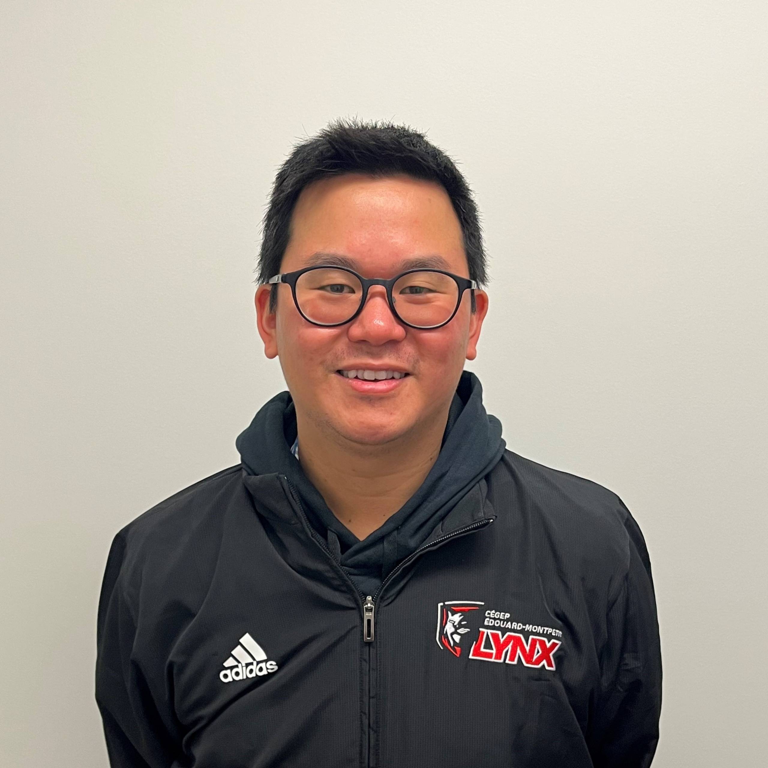 Le programme de volleyball masculin D1 a son premier entraîneur