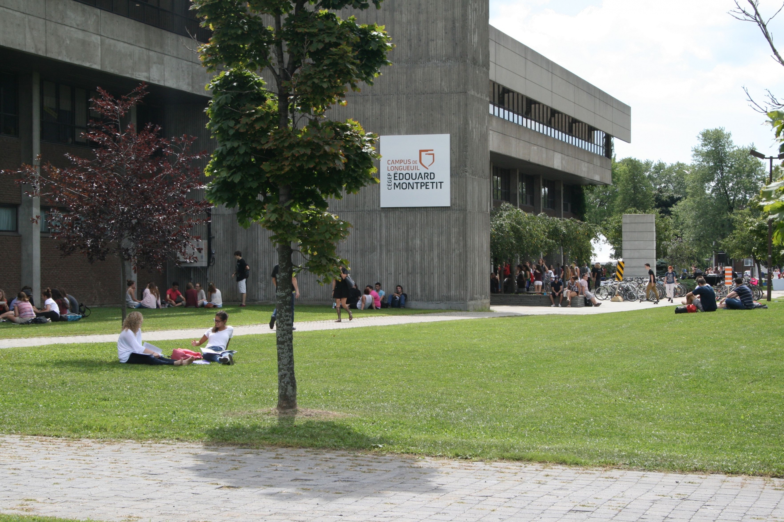 Taux de vaccination : les cégeps et universités en Montérégie sont en bonne posture