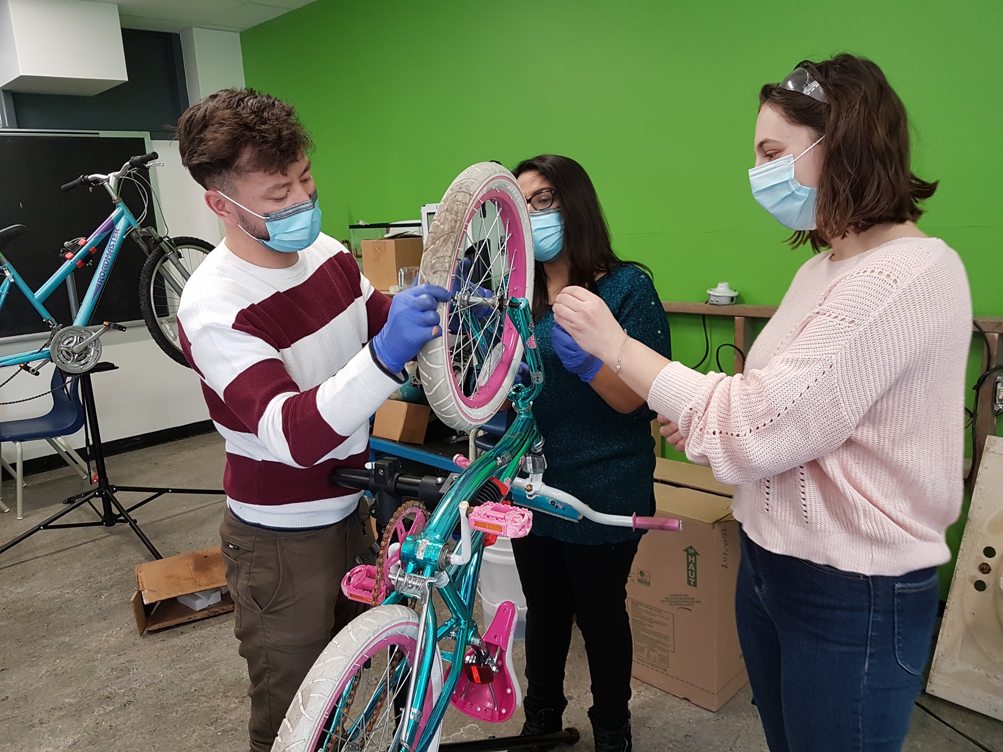 Le Centre ACCESS revampe des vélos pour la communauté