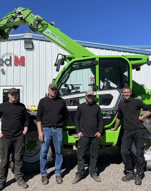Equipe Red M et produits Merlo Centres de services Manulift 1024x768