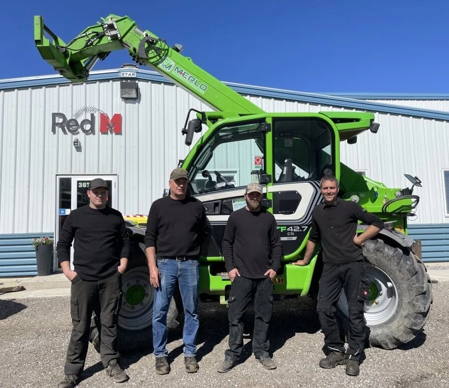 Equipe Red M et produits Merlo Centres de services Manulift 1024x768