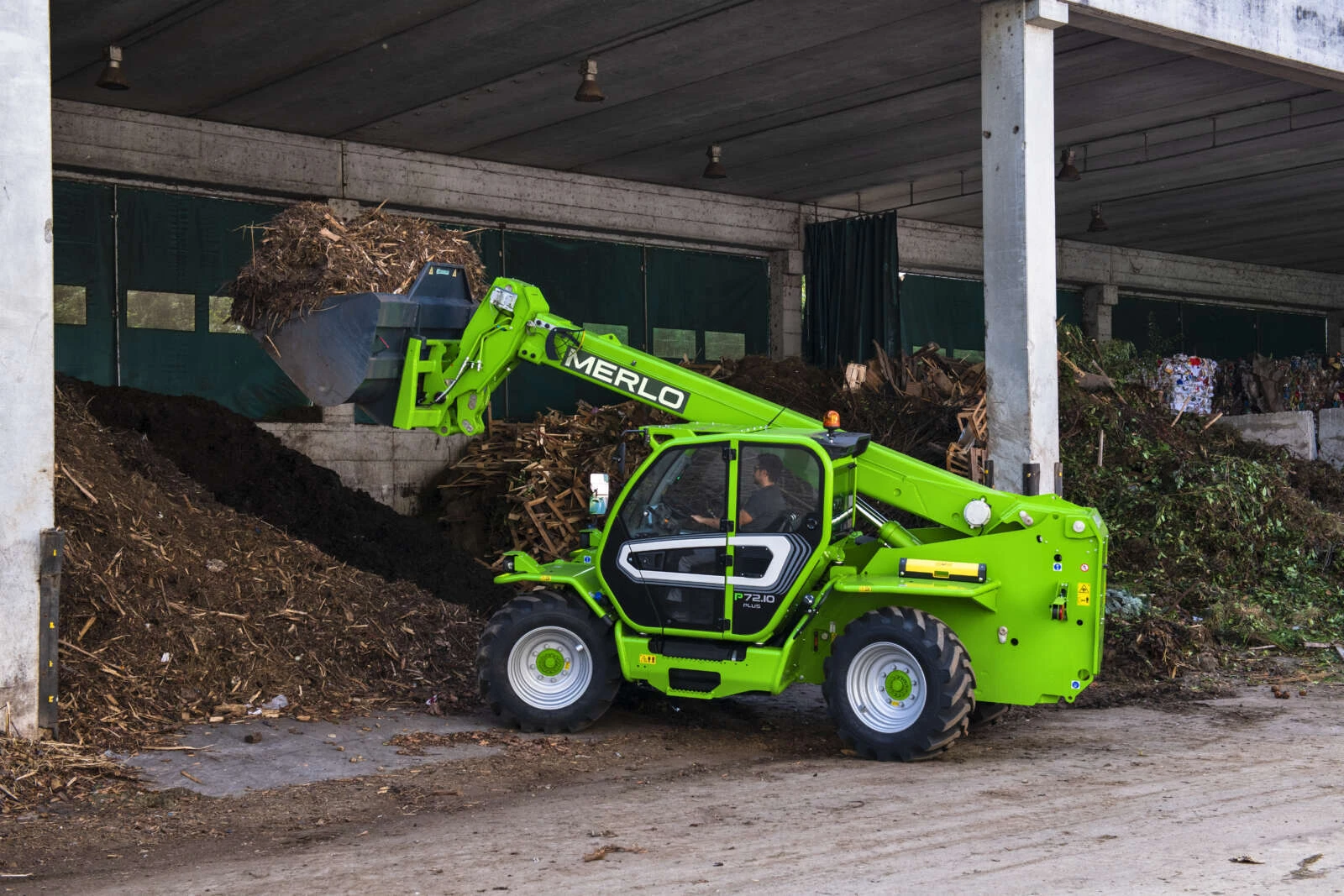HM7210 BUCKET EXTERNAL 01