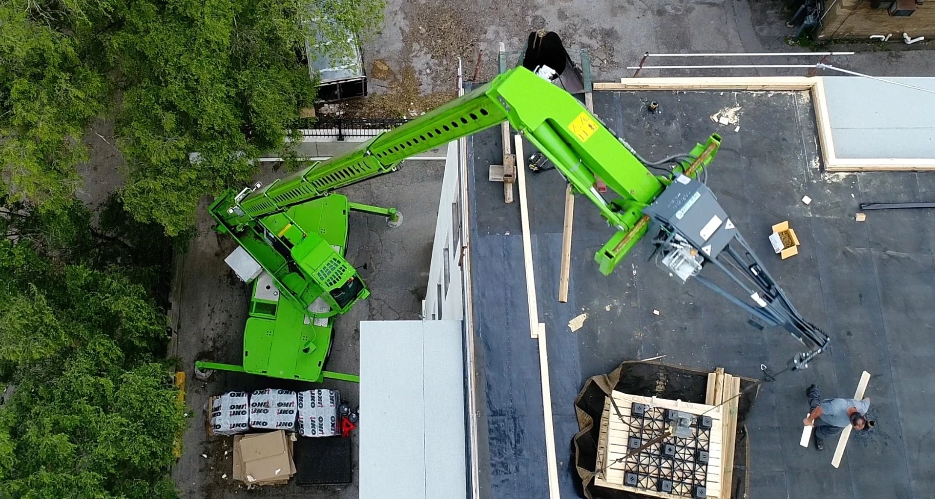 R5015 BSERRA ROOFING PHASE01 STILL 2 K 01