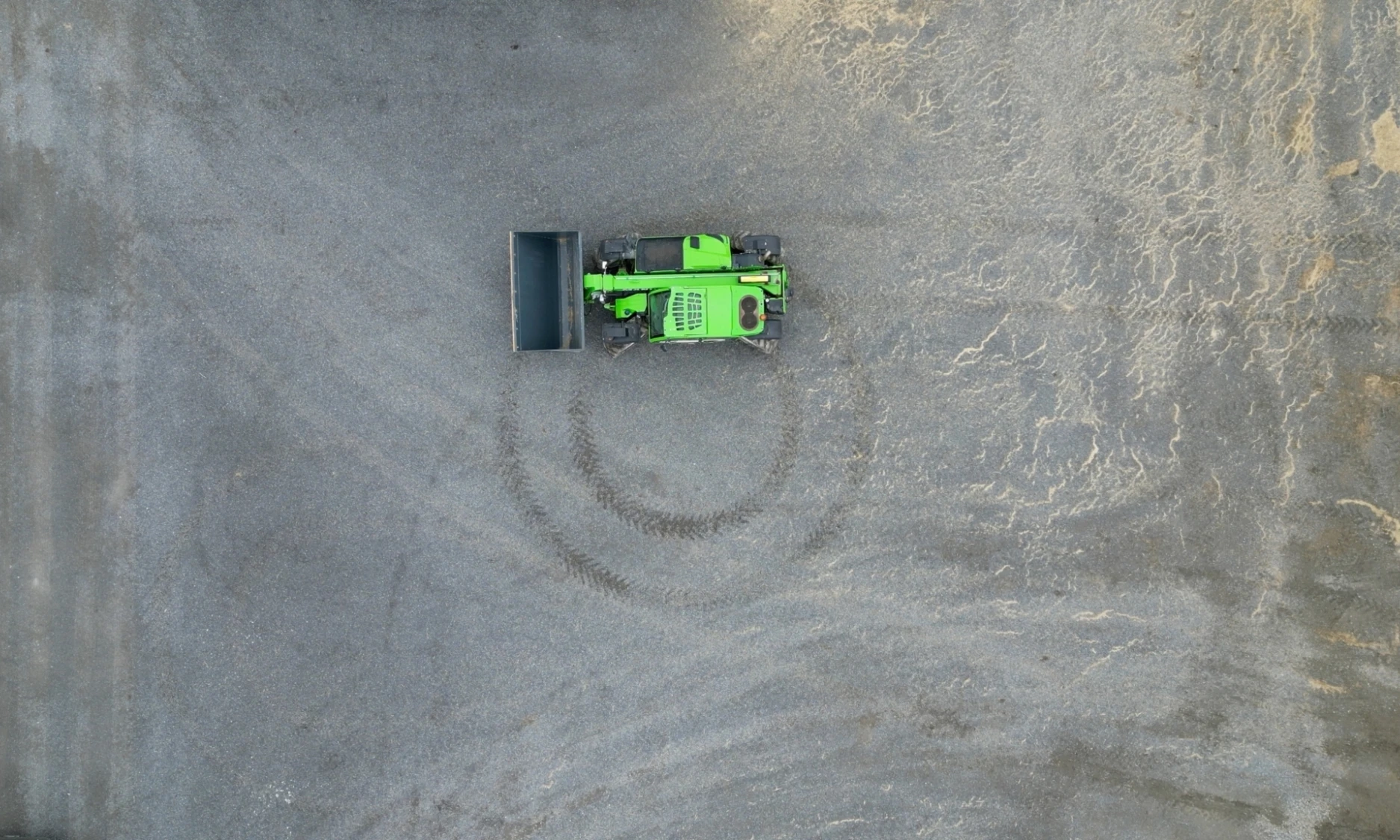 3 LOOS TRACTORVSMERLO TURN 337 D STILL 01