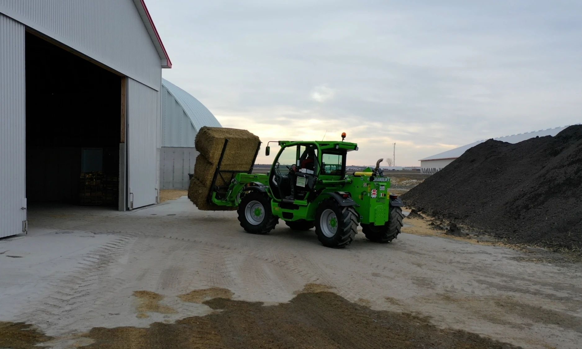 BLANCHETTE 3810 STILLS HAY OUTBARN 02