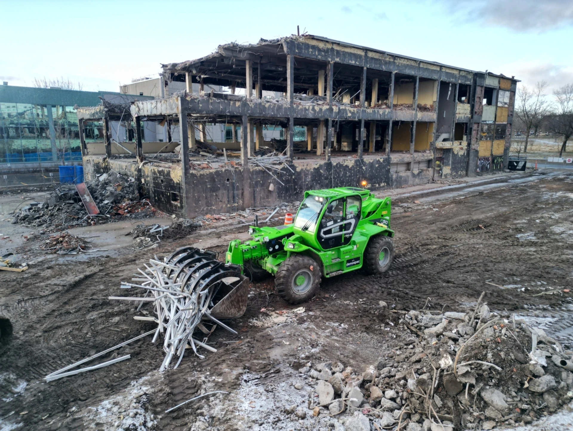 DEMOSPEC P5018 HM PIC BOOMDOWN MID 01