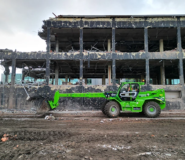 DEMOSPEC P5018 HM PIC FRONTALREACH L 01