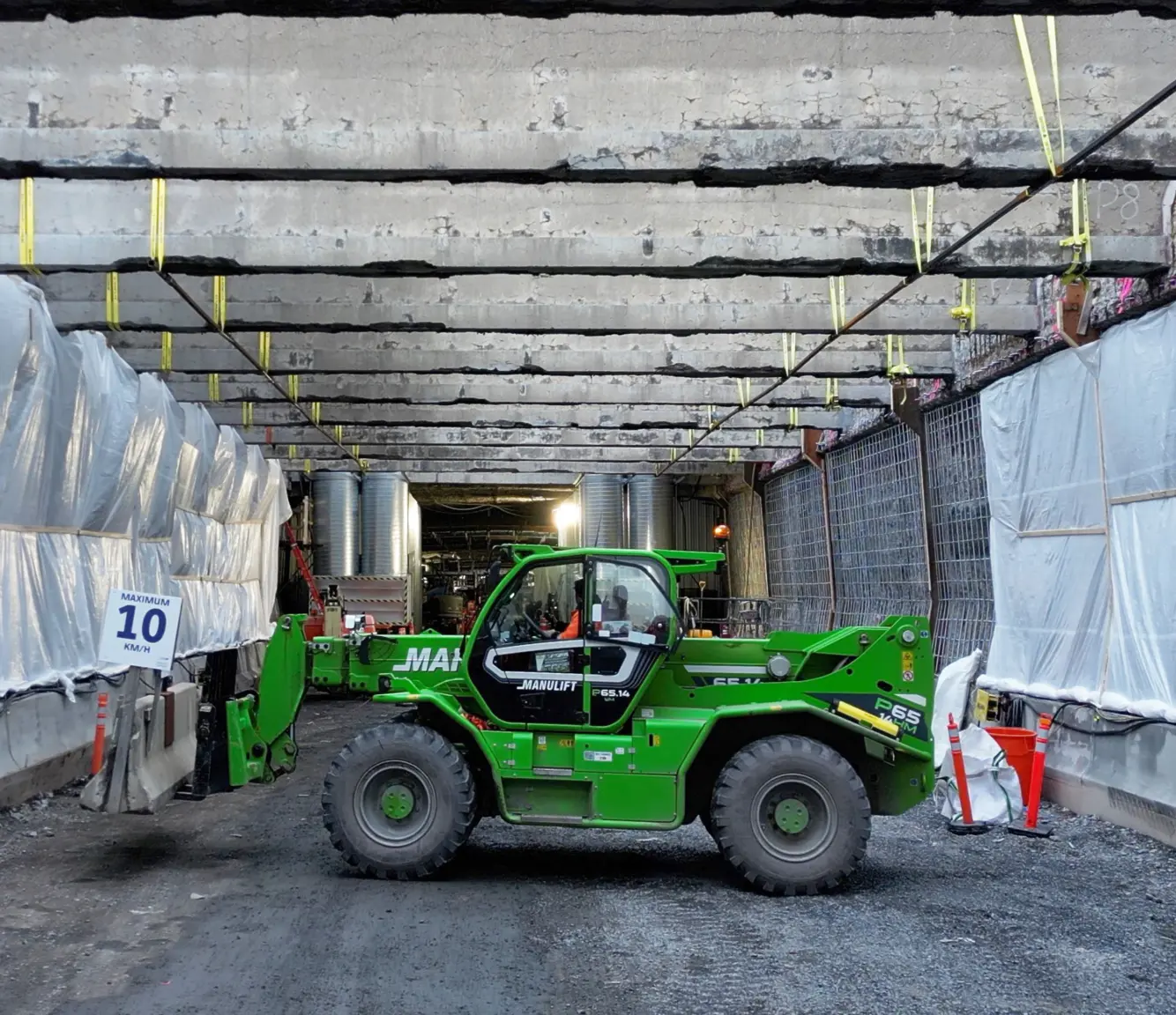 TUNNEL 6514 STILL CIMENT DOWN 01