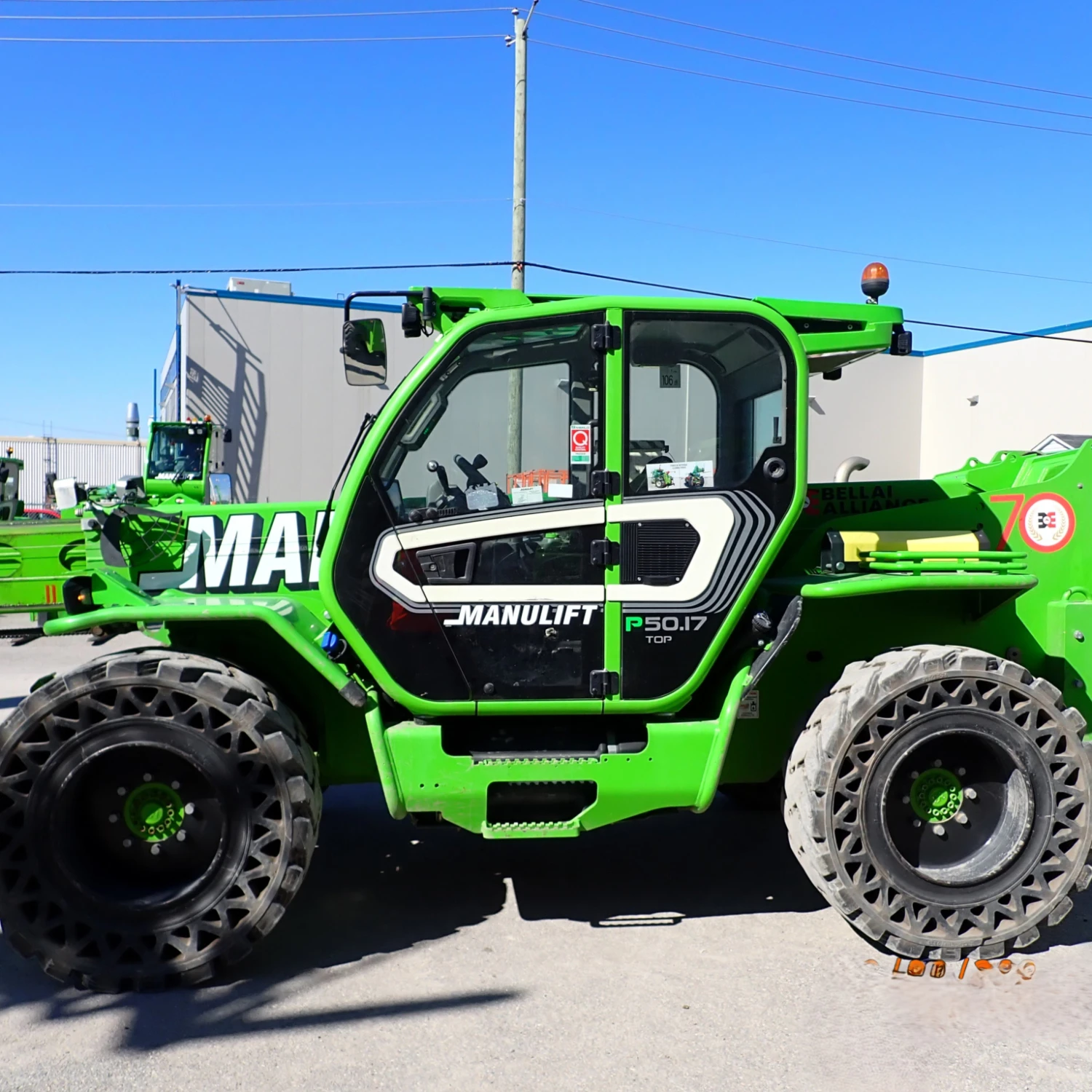 D1002830 1
