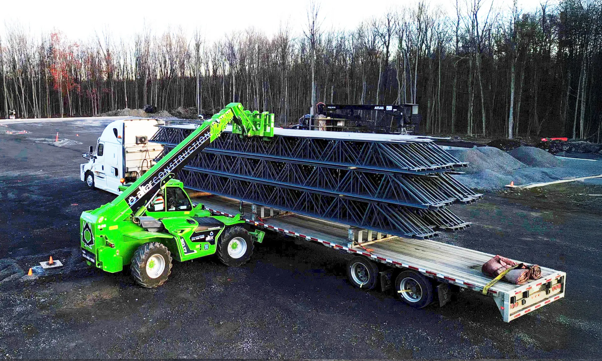 ALTAR STILL 5017 SUNRISE UNLOAD TRUCK 01 b