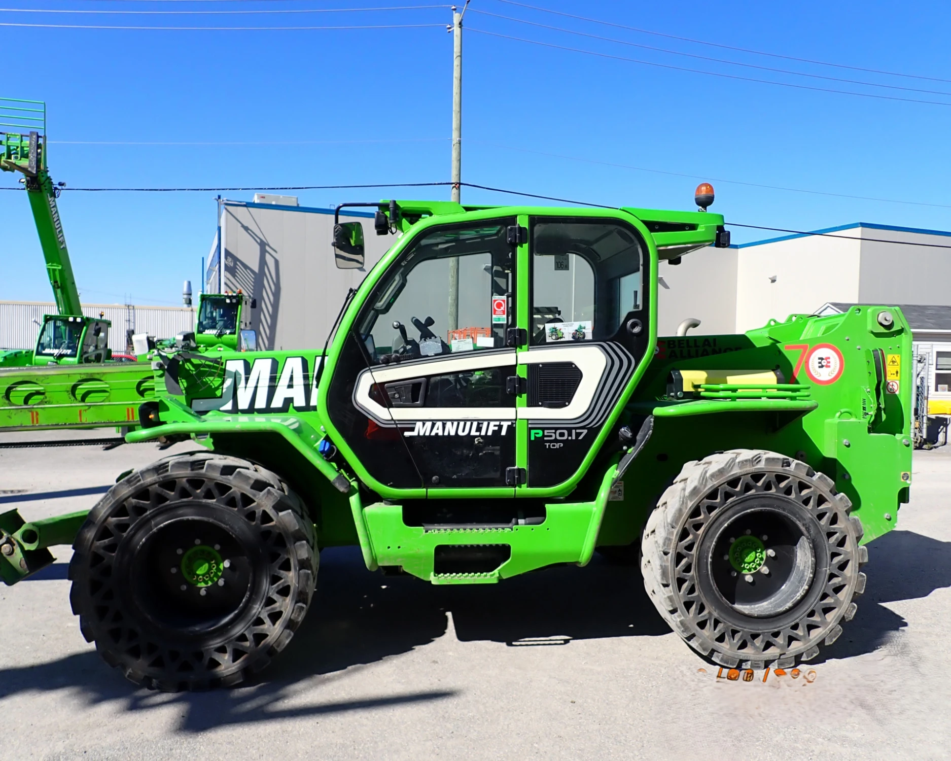 D1002830 1
