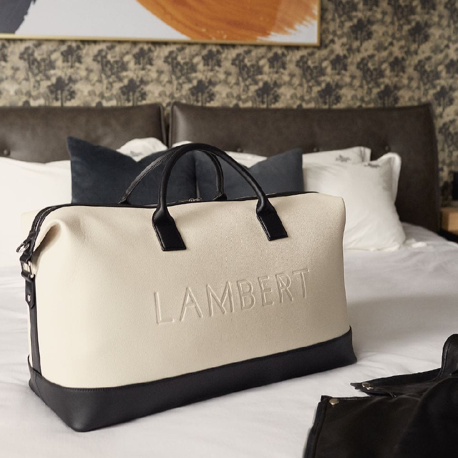 Additional view 1 of Sac de voyage fourre-tout en cuir vegan recyclé Le June - Oyster