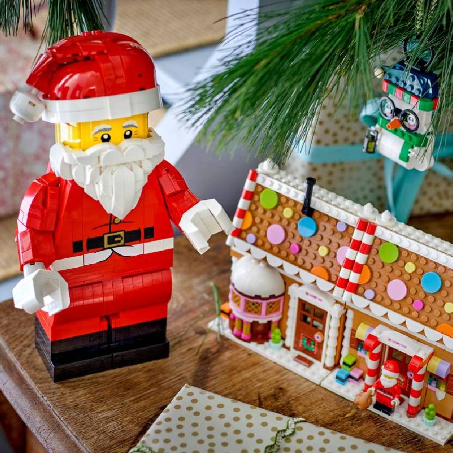 Additional view 2 of Figurine géante de Père Noël