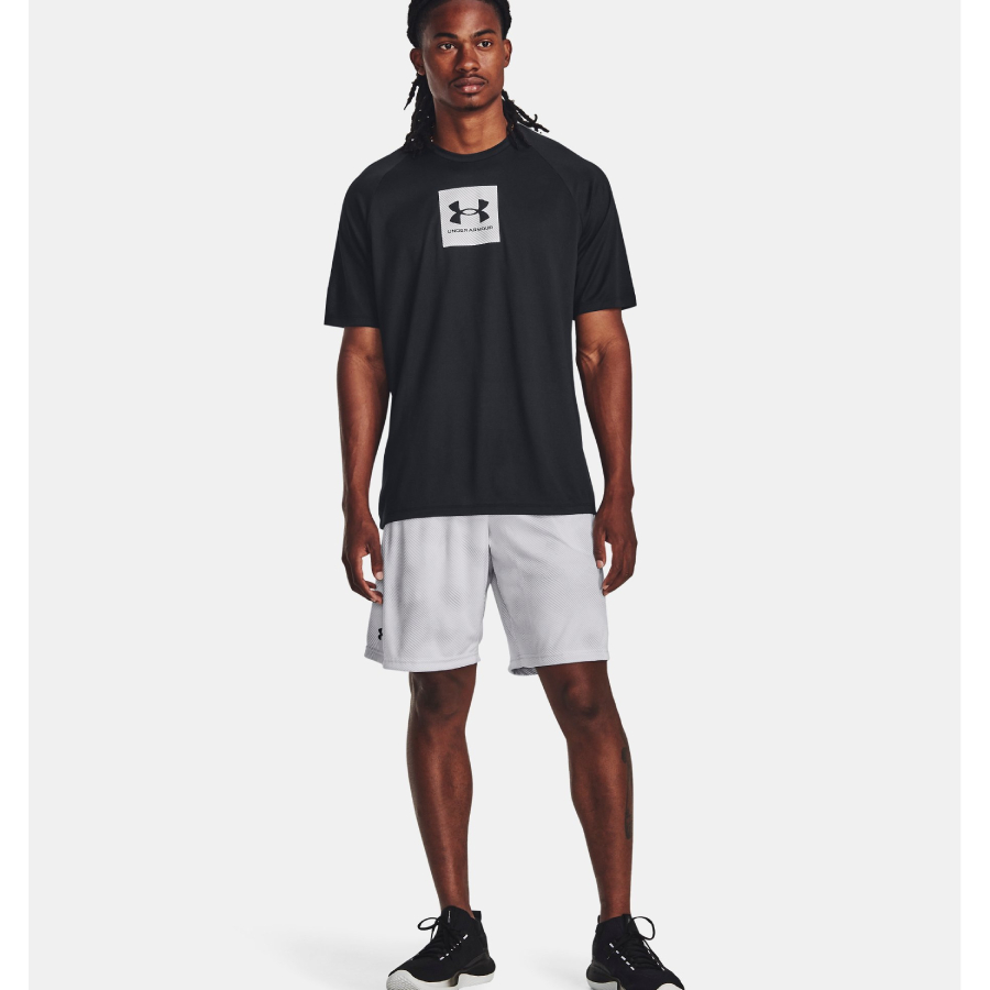 Additional view 1 of T-shirt avec imprimé Tech - Hommes - Noir - Moyen