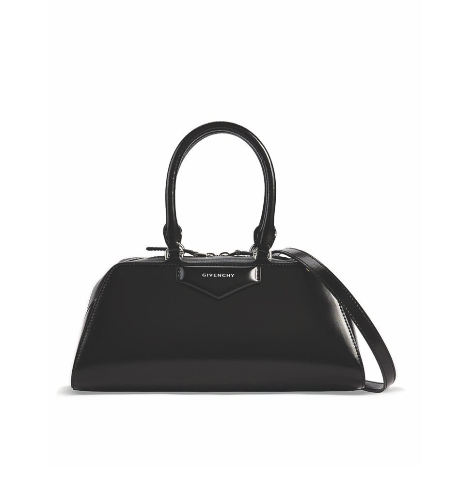 Structured shiny black handbag.
