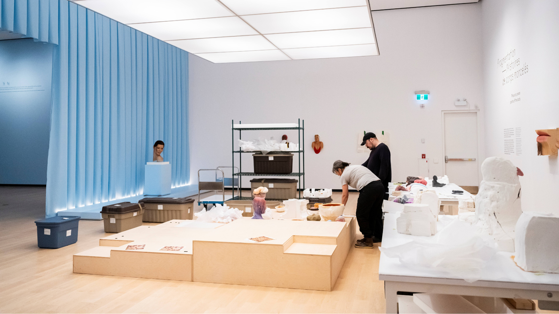 Vue de la plateforme à paliers lors du montage en salle