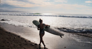 longboard surfboard for beginners featured image