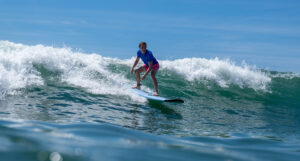 best-beginner-surfboard-hero-image