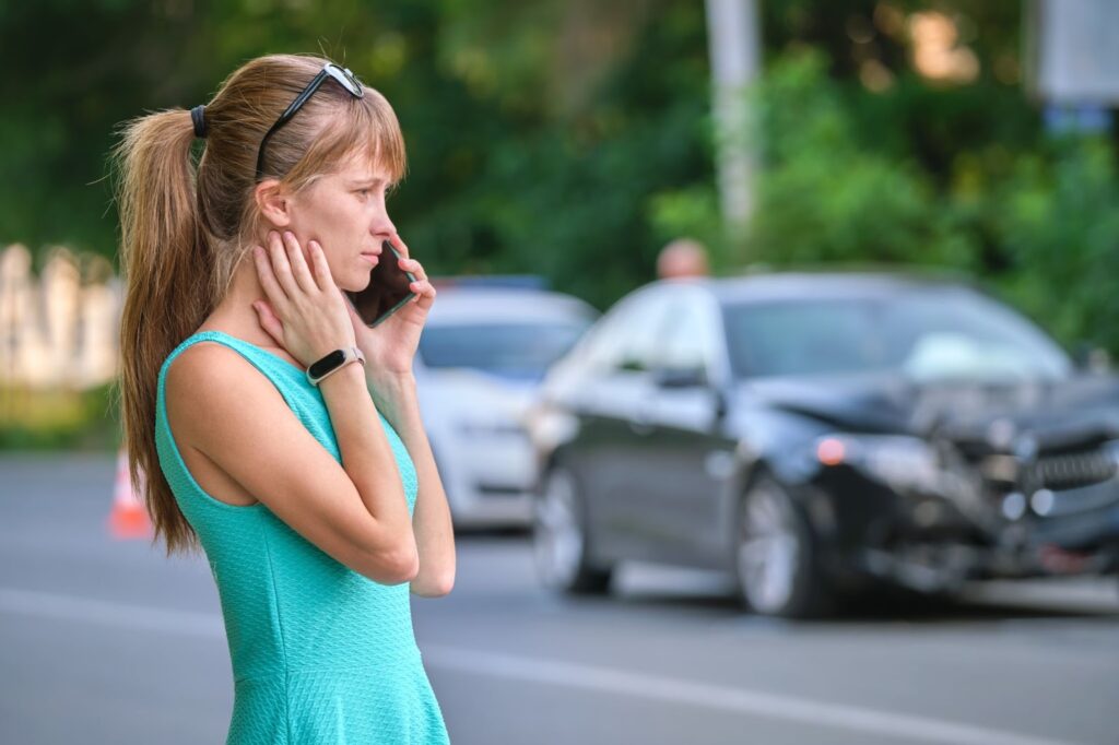 a worried woman calling the police about her lost car