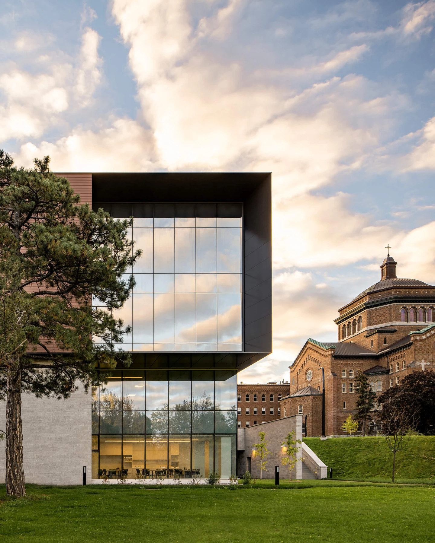 Hopitalsacrecoeurmagazinepanorama