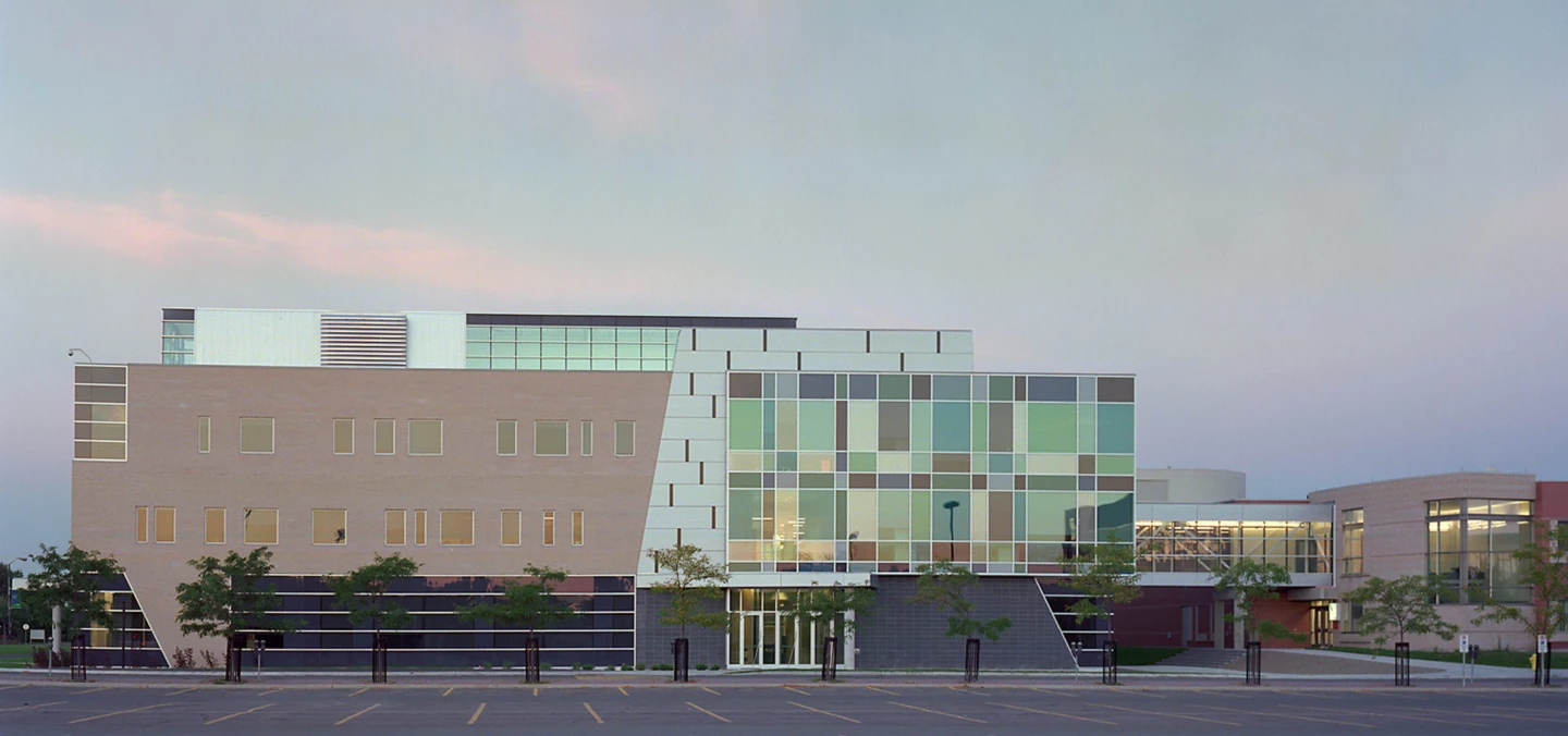 Exterior of the School of Advanced Technology - Algonquin College, general view