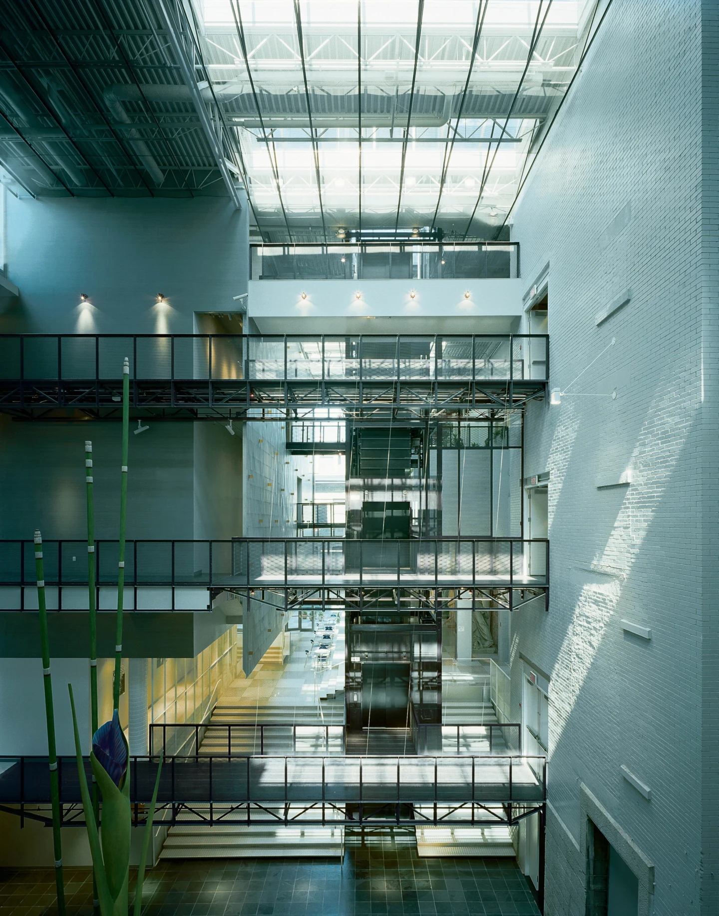 Intérieur de l'édifice Gilles-Hocquart