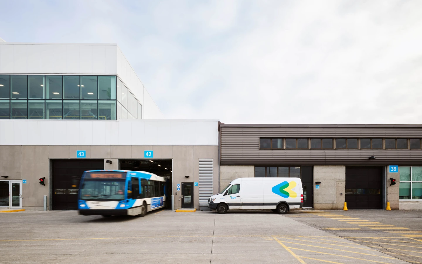 Extérieur d’un des centres de transport de la STM