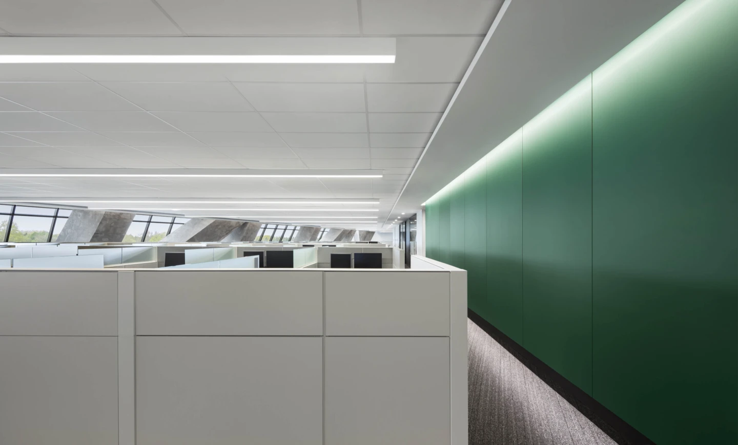 Intérieur des bureaux Desjardins dans la Tour de Montréal