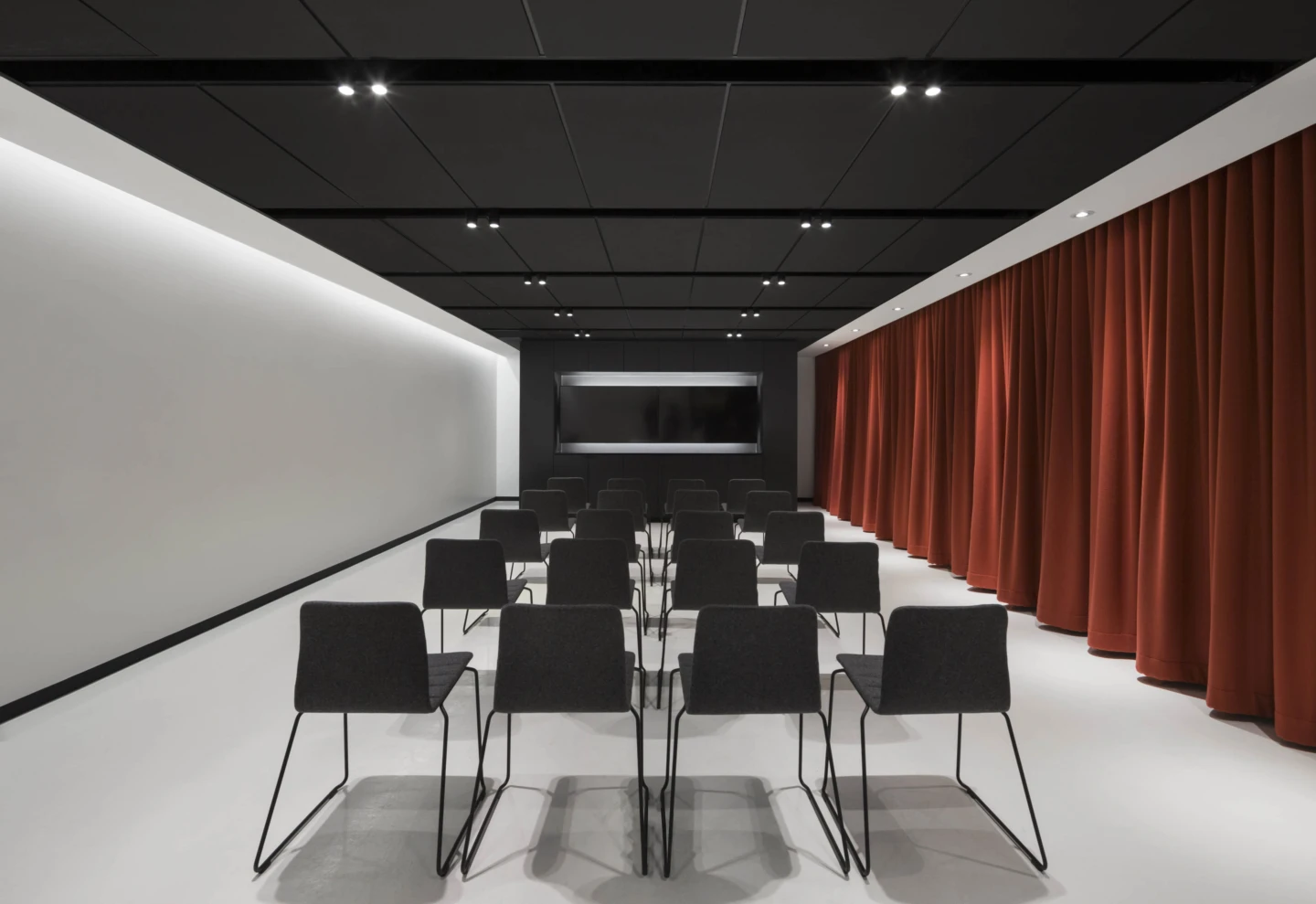 Intérieur des bureaux Desjardins dans la Tour de Montréal