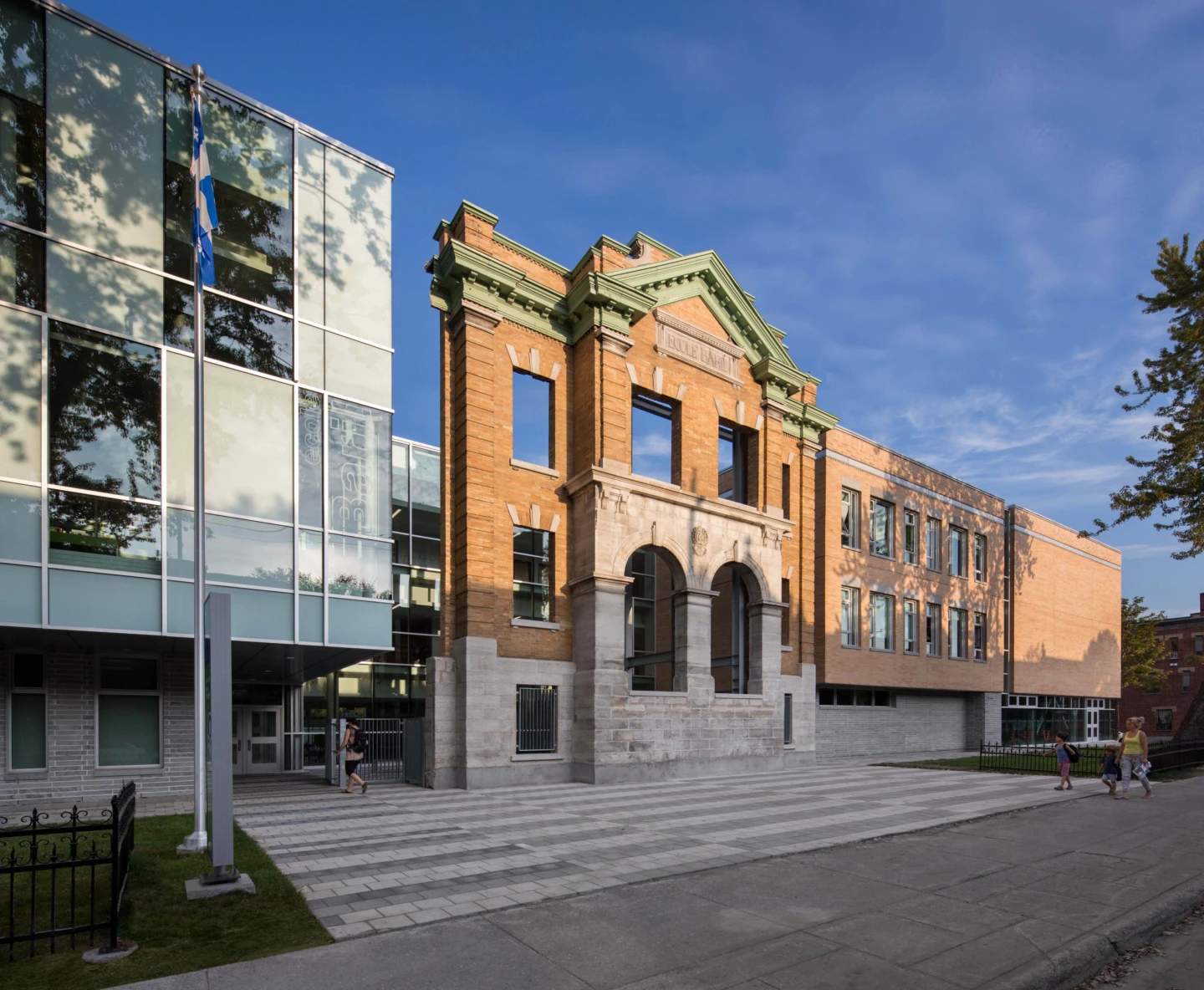 Extérieur de l’école Baril