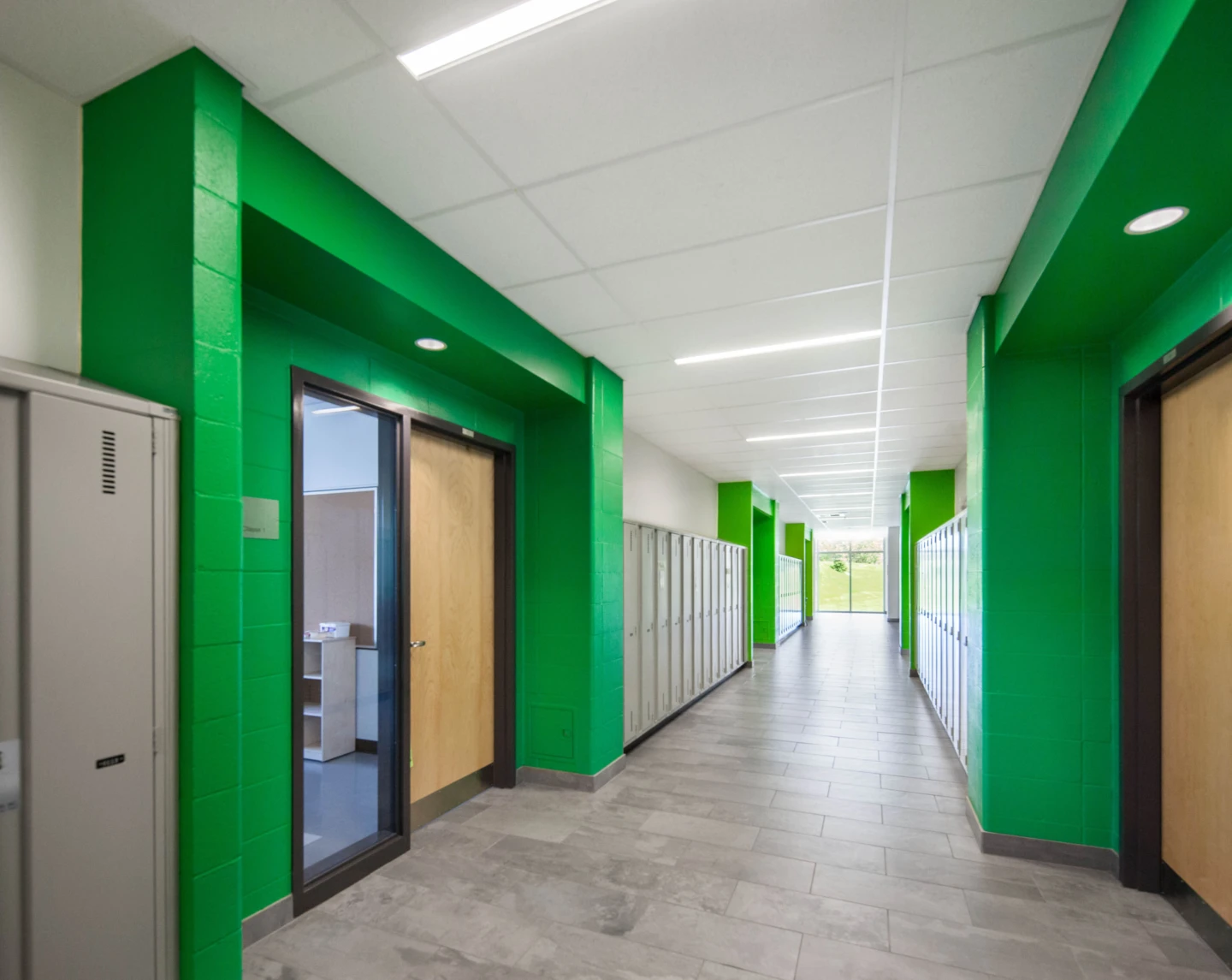 Intérieur de l’école primaire Aux-Couleurs-du-Savoir