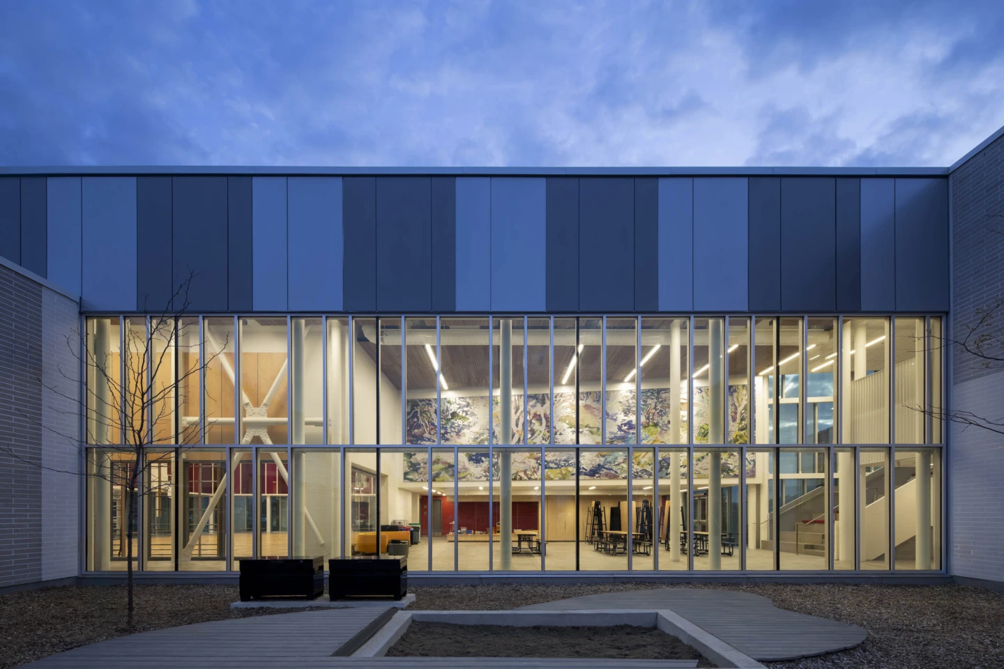 Extérieur de l’école au Domaine-sur-le-Vert