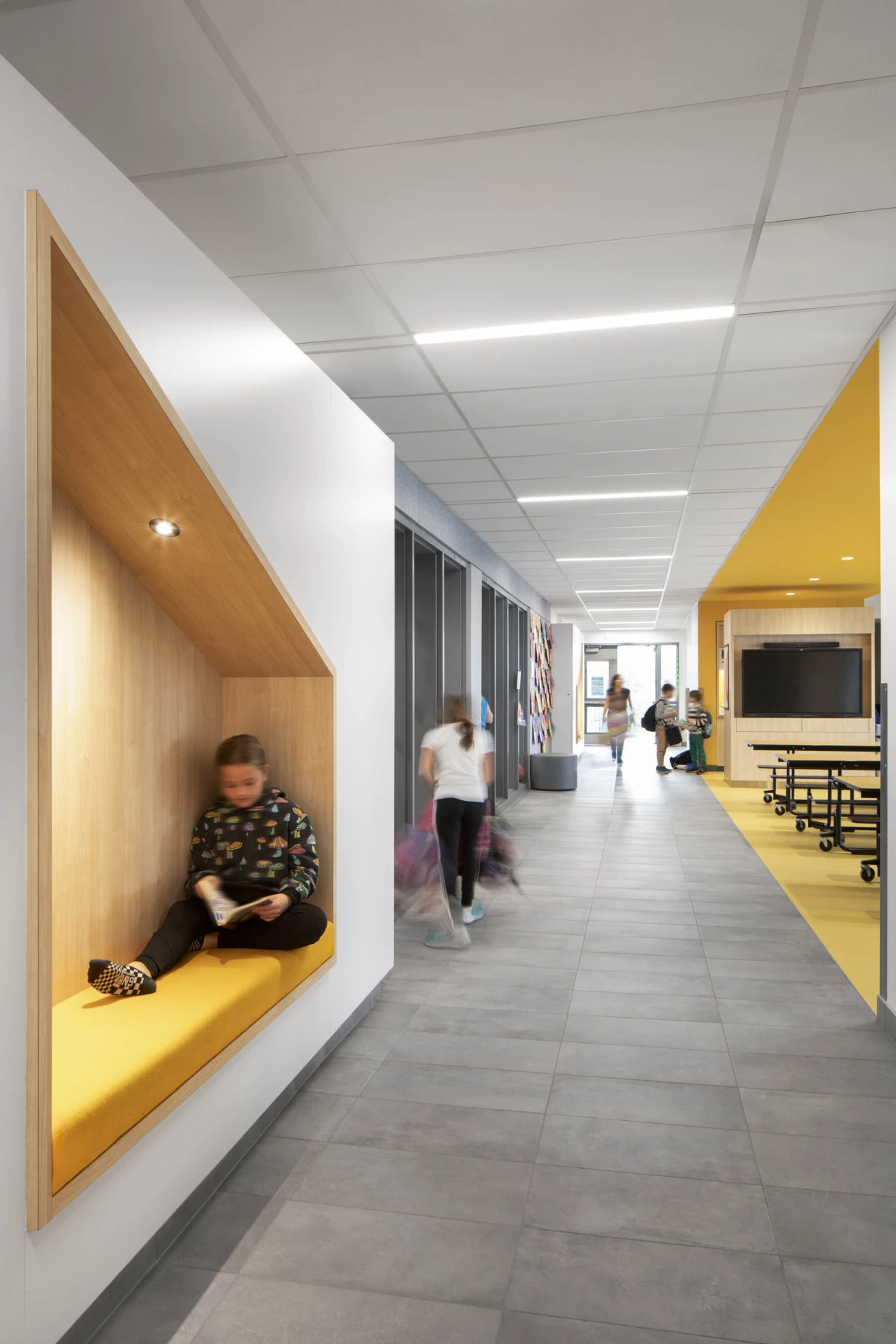 Intérieur de l’école au Domaine-sur-le-Vert