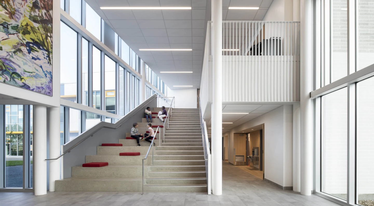 Intérieur de l’école au Domaine-sur-le-Vert