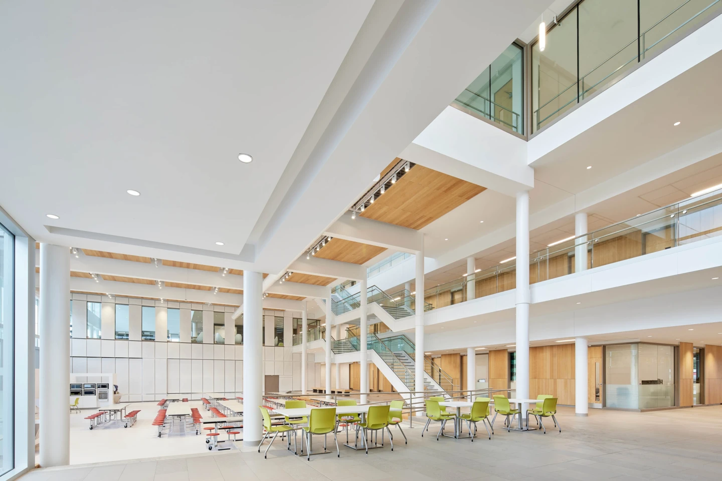 Intérieur de l'École secondaire de la Nouvelle-Ère