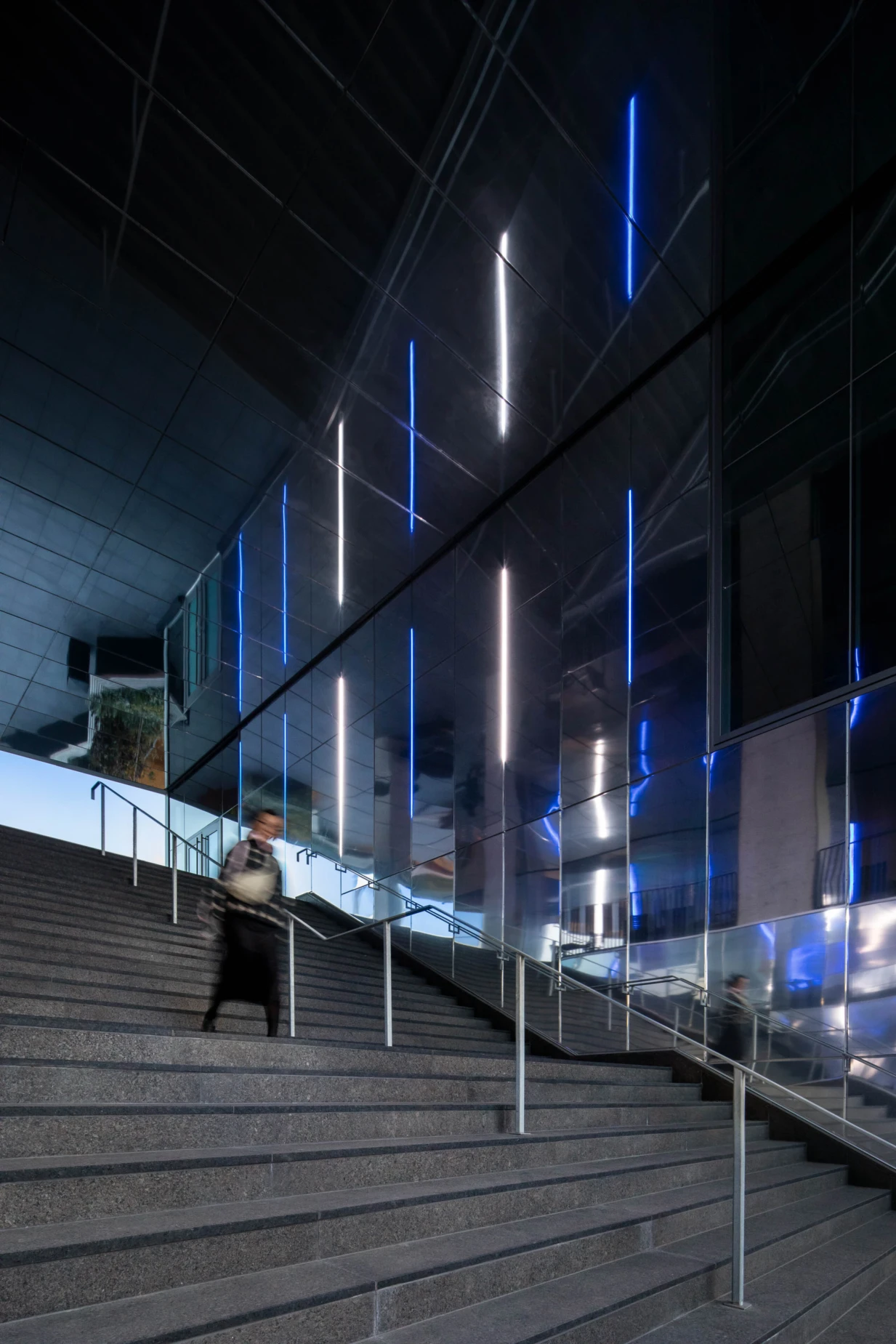 Extérieur de la Gare Viger, vue des escaliers