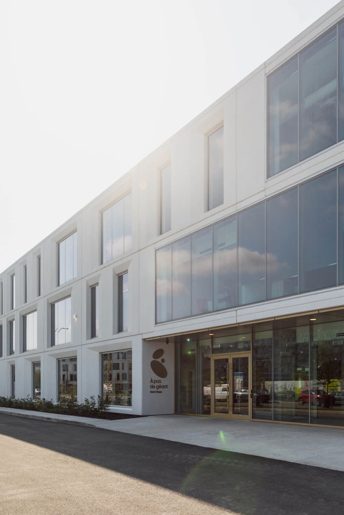 Extérieur de l’école À pas de Géant