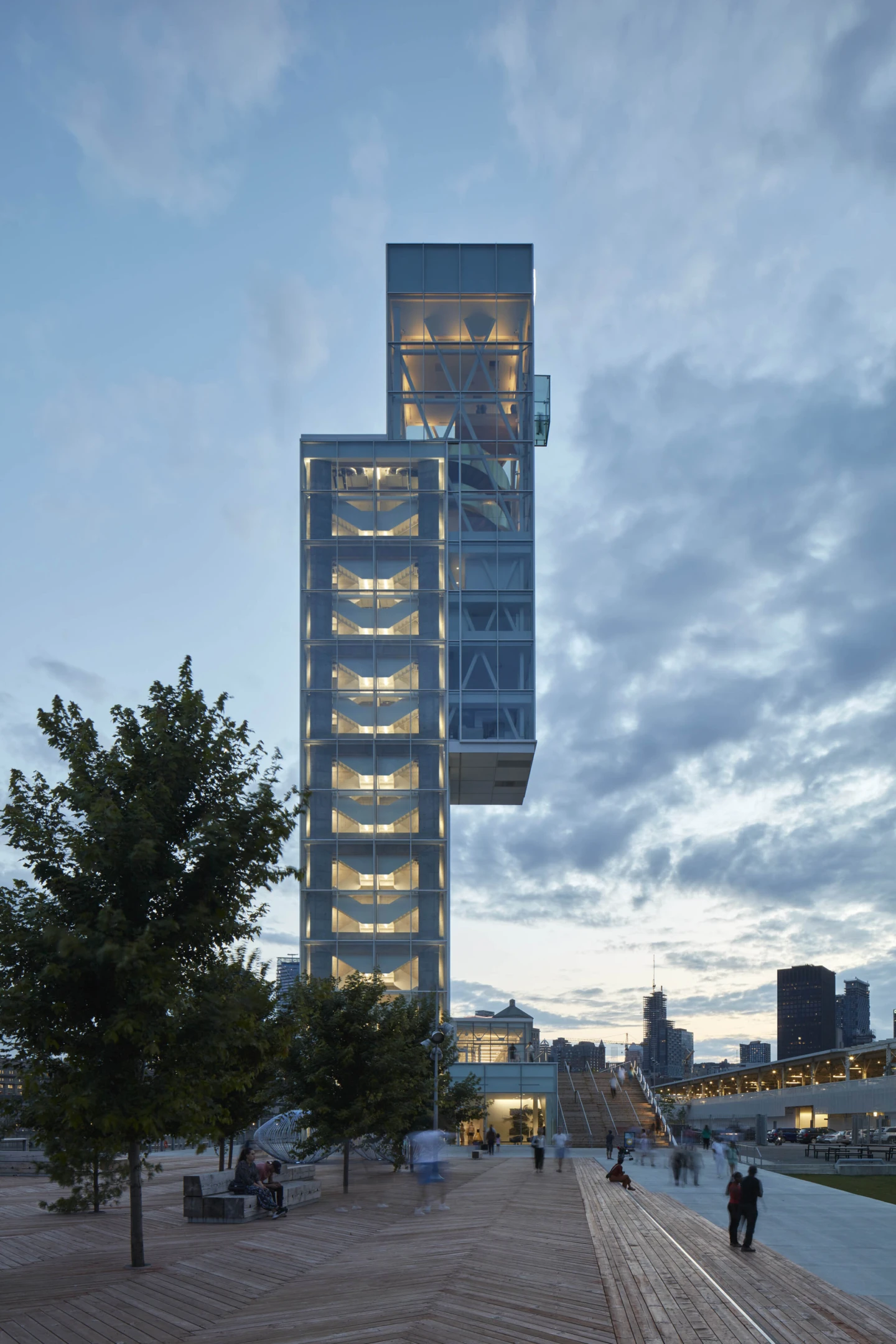 Extérieur du Grand Quai du Port de Montréal