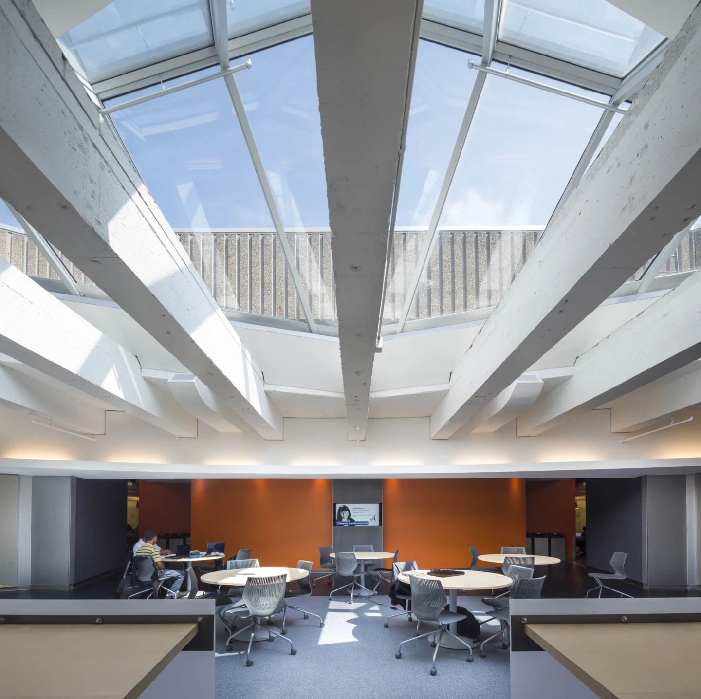 Intérieur de l’Édifice Decelles-HEC Montréal
